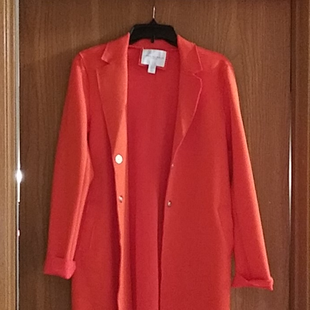 Long duster with snap closure